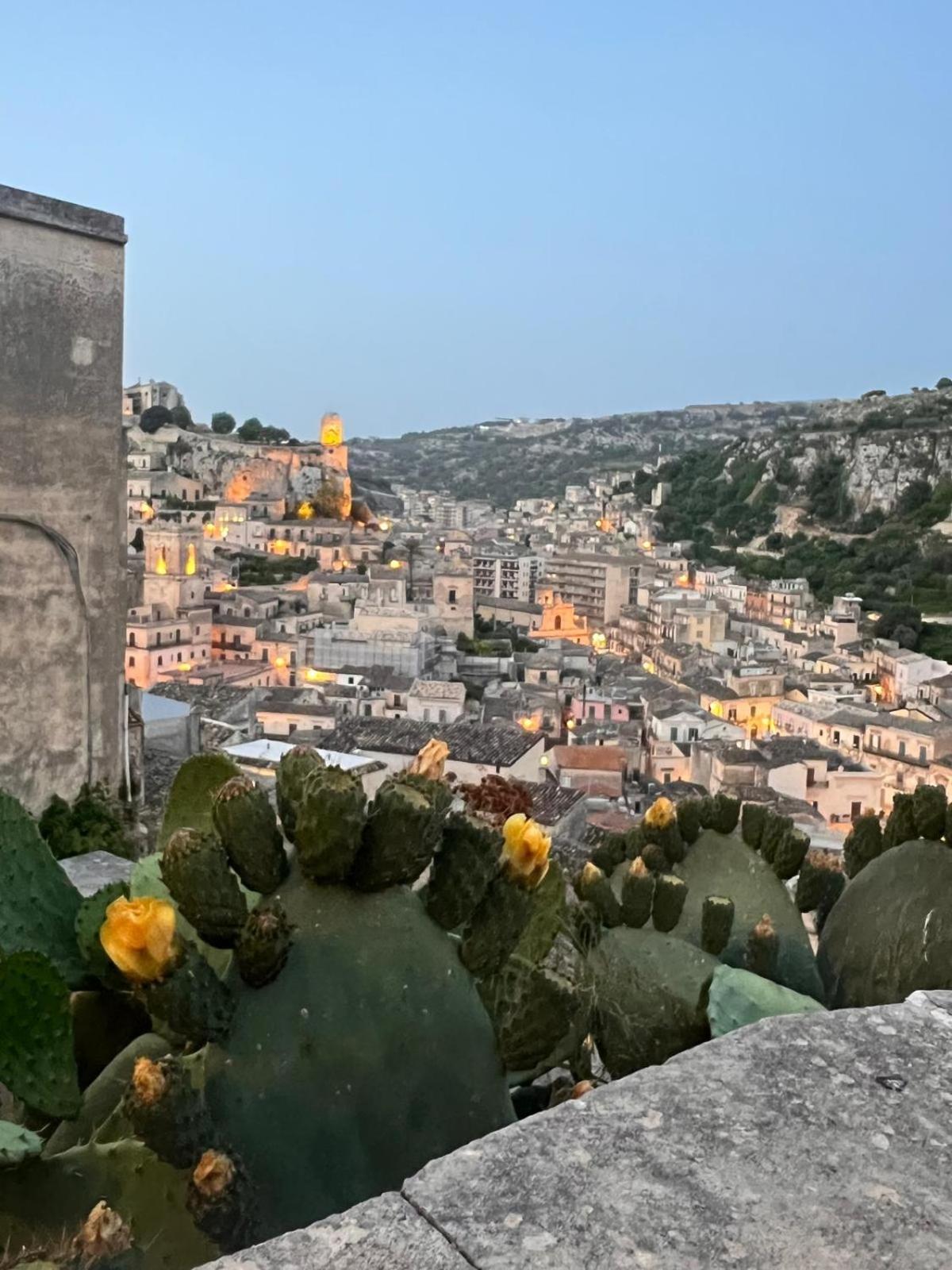 Ferienwohnung Centro Storico Modica - 2 Min A Piedi Da Corso Umberto I Exterior foto